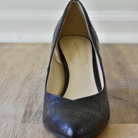 Alligator Pumps - Picture 6 of 8